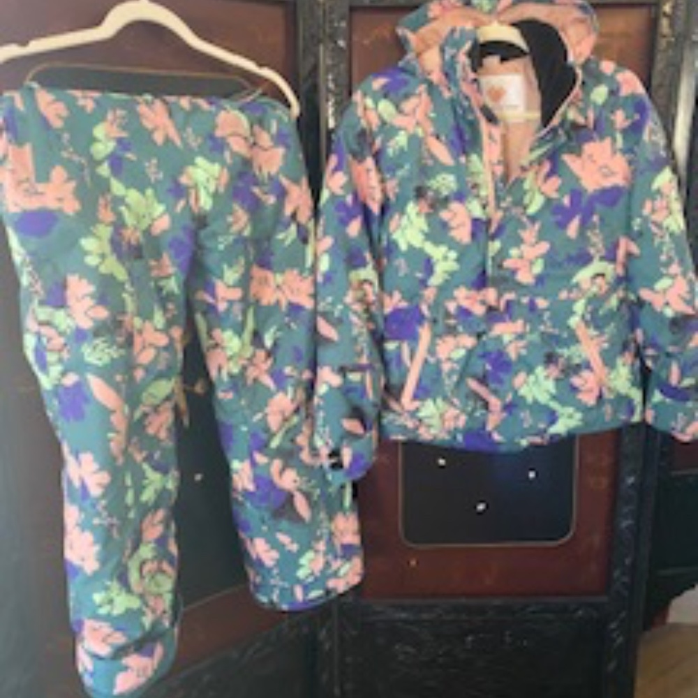 Obermeyers Girls Taja Print Ski Jacket and Matching Pants  (Little Big Kids)